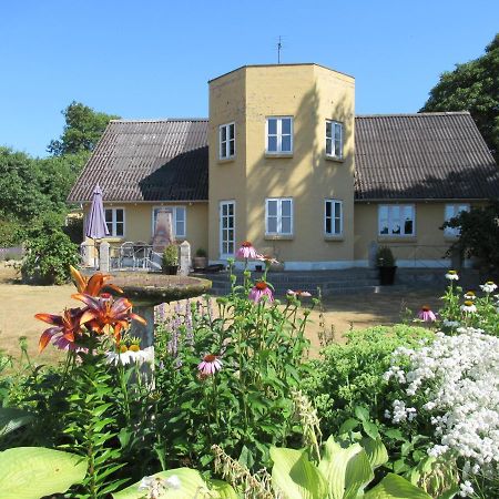 Okker Gokker Garden Hotel Allingabro Exterior photo