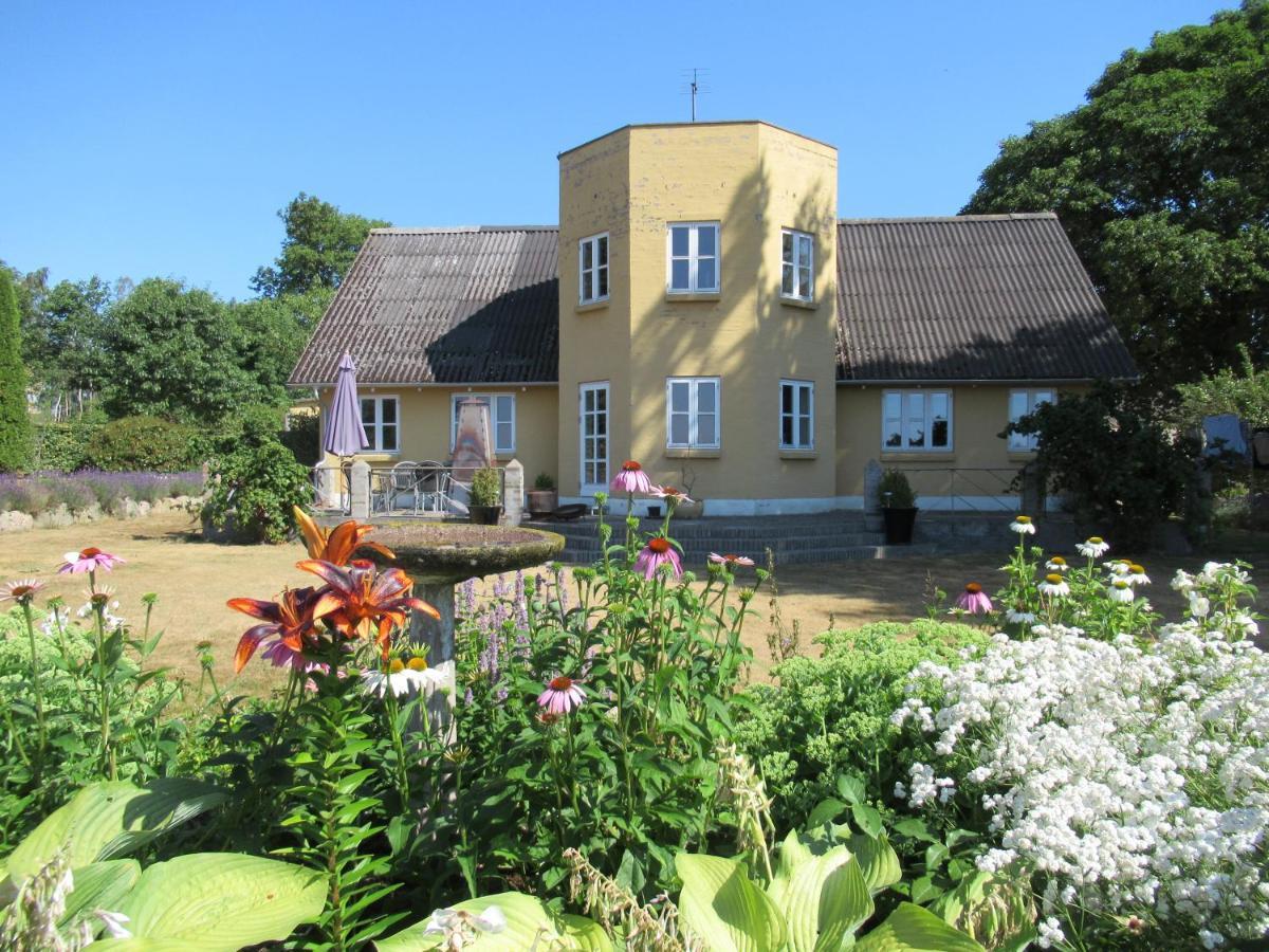 Okker Gokker Garden Hotel Allingabro Exterior photo